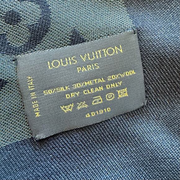 Louis Vuitton silk/wool sharf black and silver Authentic Retail 1200$ - Picture 6 of 7